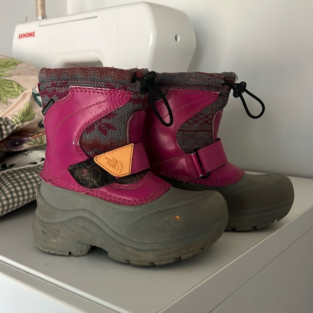 North Face winter boots child size 10